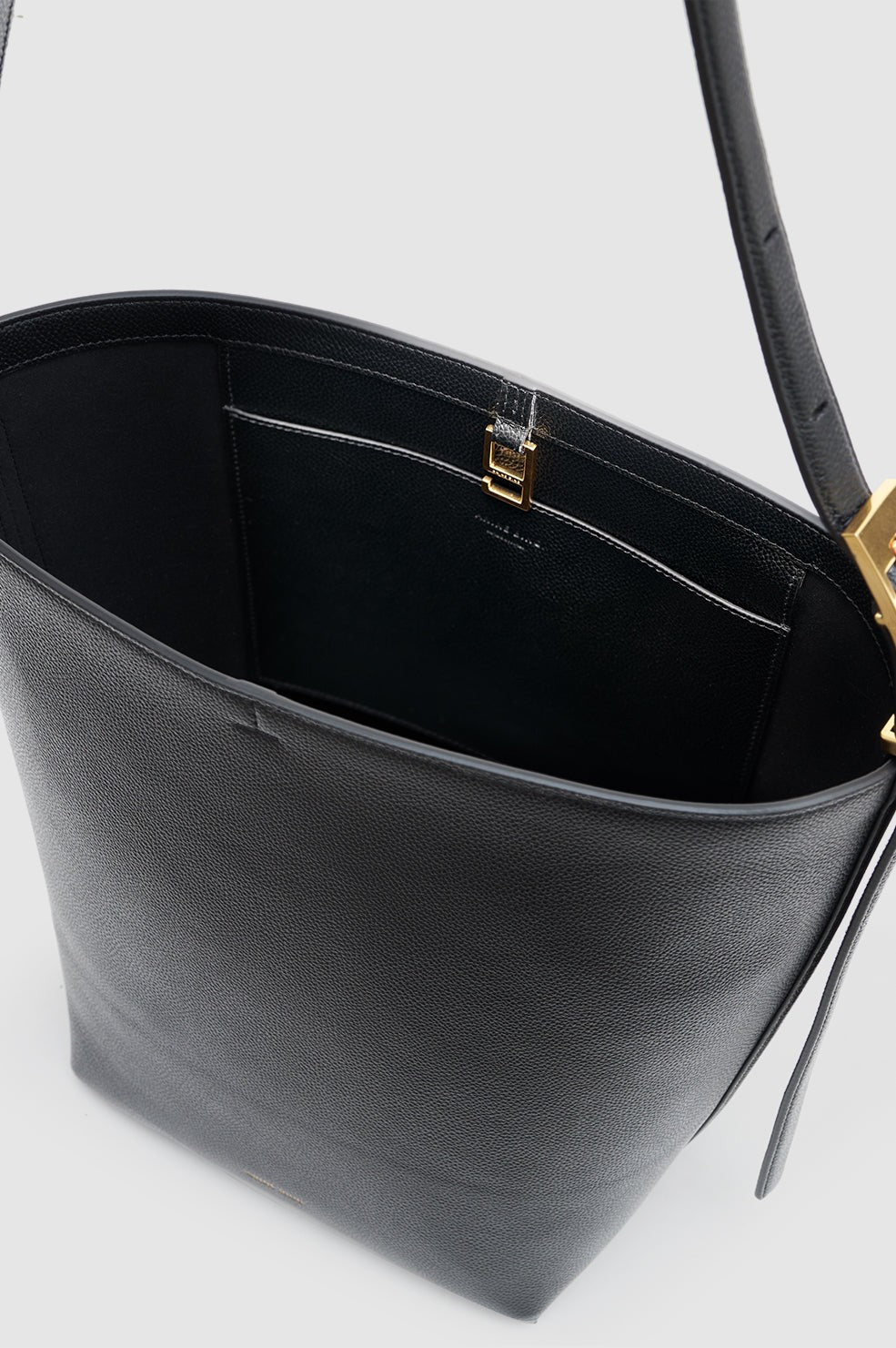 Elly Bucket Bag Grained Leather - Black