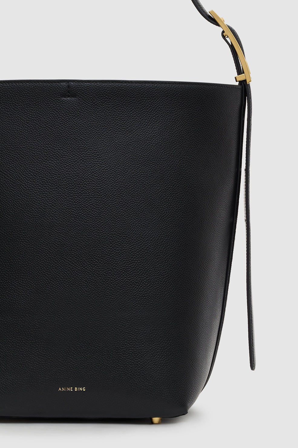 Elly Bucket Bag Grained Leather - Black