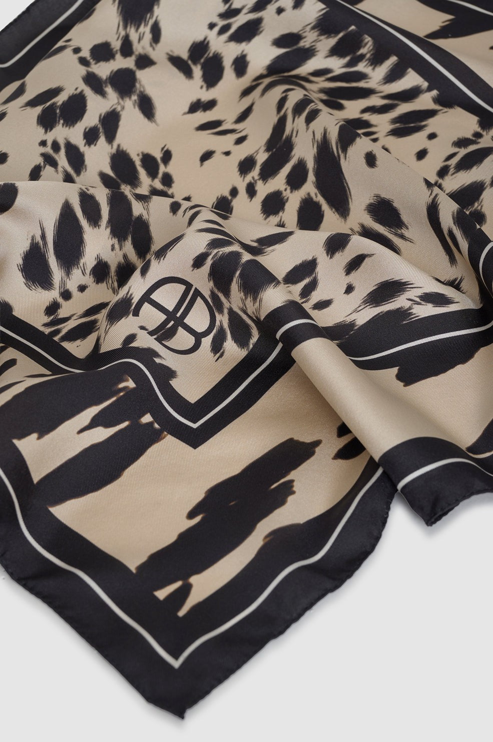 York Scarf Leopard - Pearl White