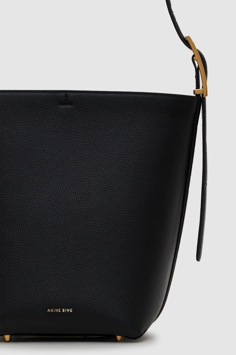 Elly Medium Bucket Bag Grained Leather - Black